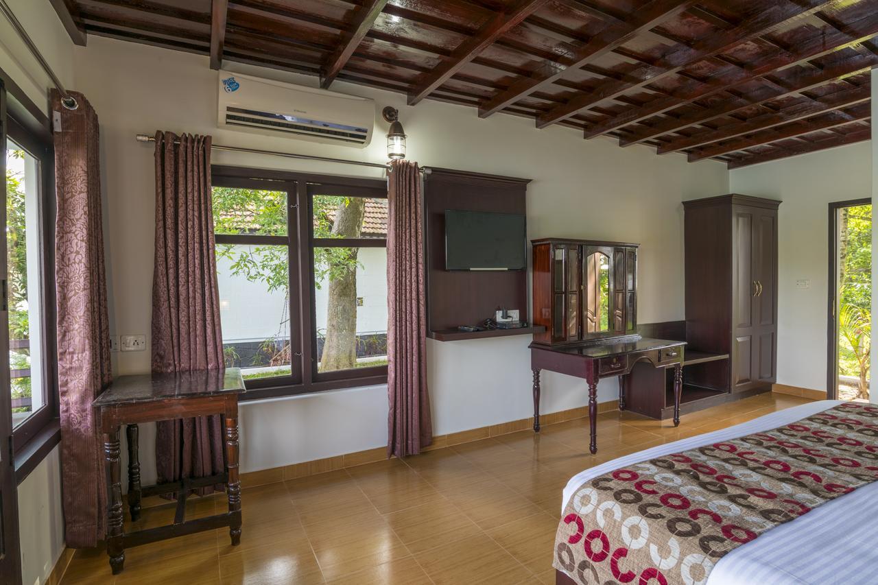Warmth Lake Haven Alappuzha Exterior foto